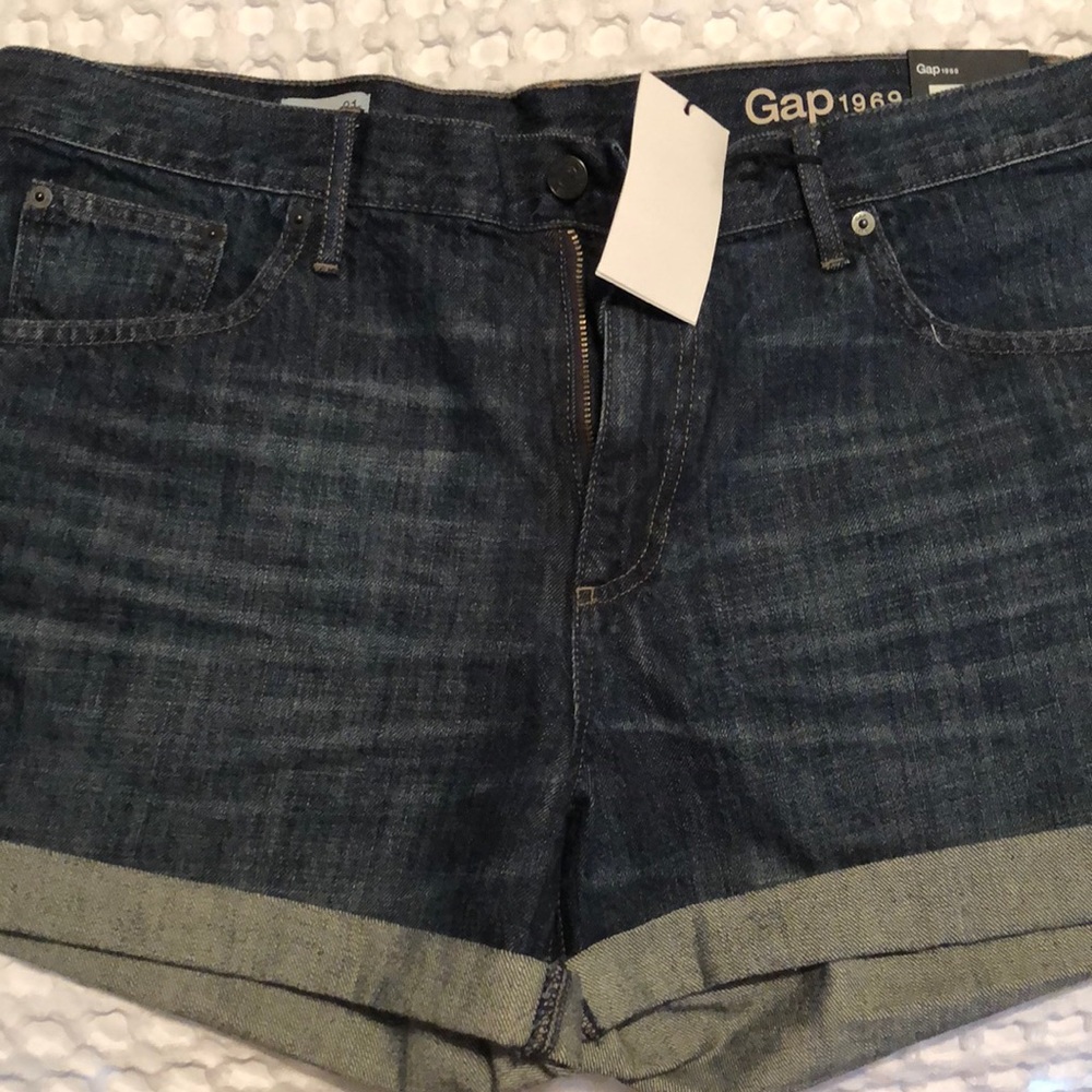 Gap jean shorts size 31